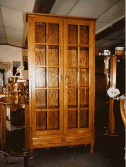 Amish Custom Made Oak Collector Cabinet with Queen Anne Legs