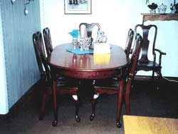 Amish Custom Made Cherry Oval Queen Anne Table