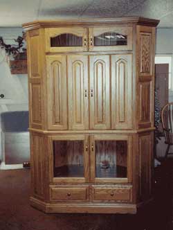 Amish Custom Made Oak Corner Entertainment Center with Lower and Upper Display