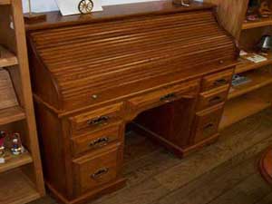 Locally Amish Custom Made Oak Rolltop Desk Burnt Sugar