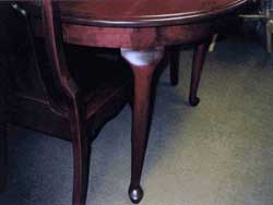 Amish Custom Made Cherry Queen Anne Leg Close up